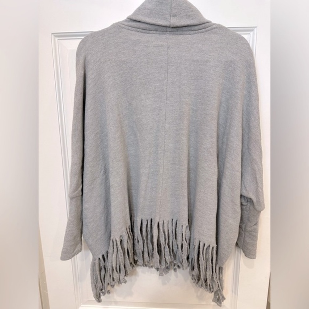 Sam & Lavi turtleneck with fringe hem - Picture 8 of 8